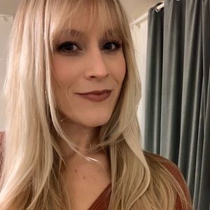 Meet your Posher, Chloe